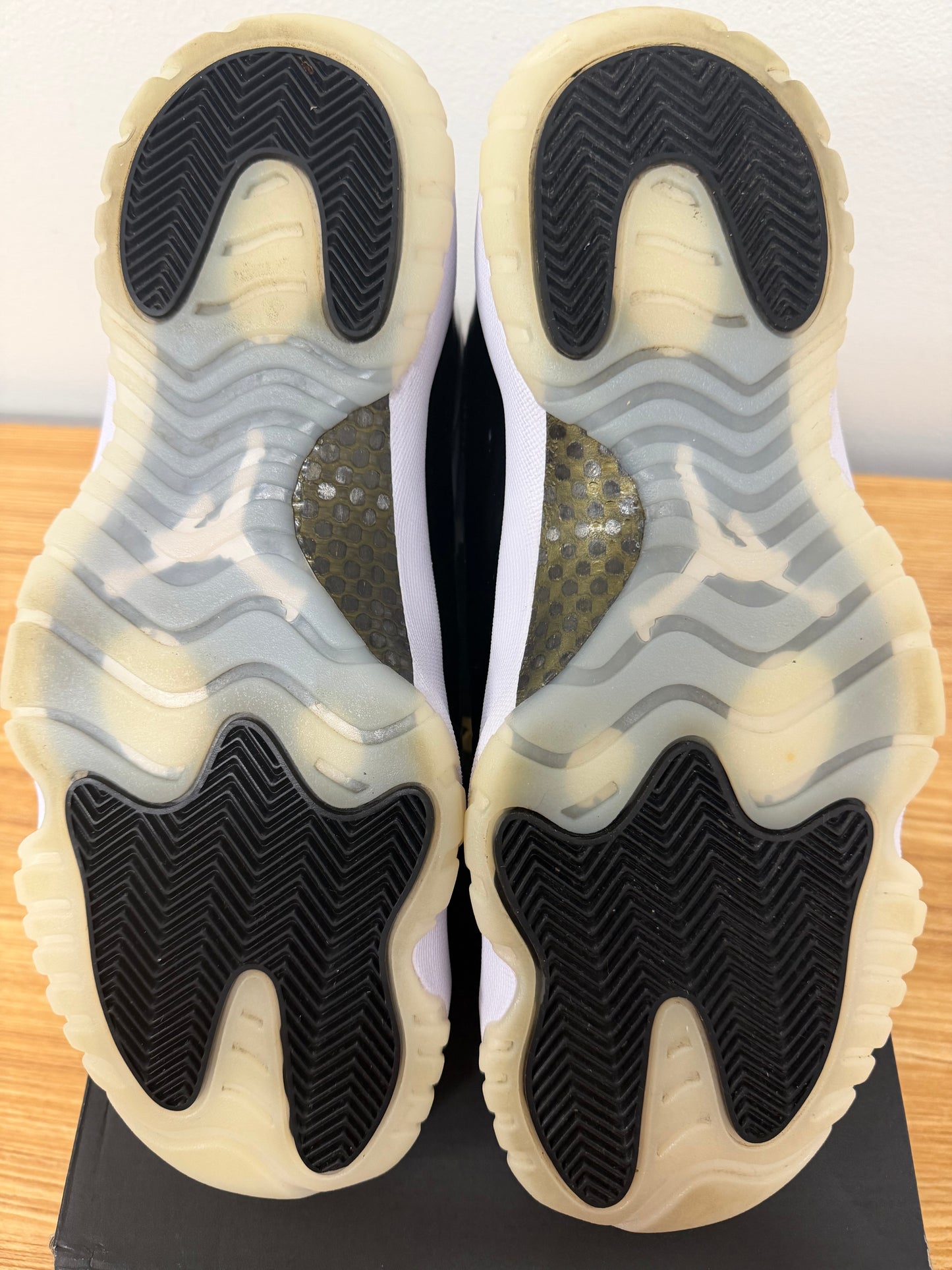 Retro Jordan 11 "DMP Gratitude" Preowned