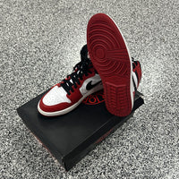 Air Jordan 1 Chicago 2015 (Pre-Owned)